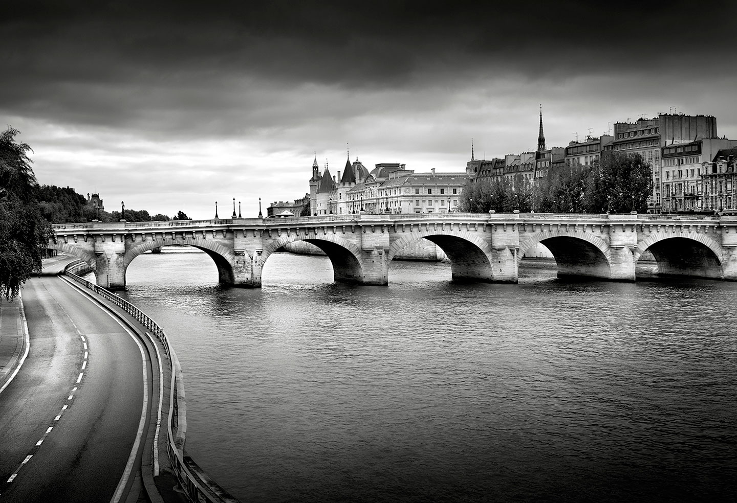 Pont-Neuf and Seine River 