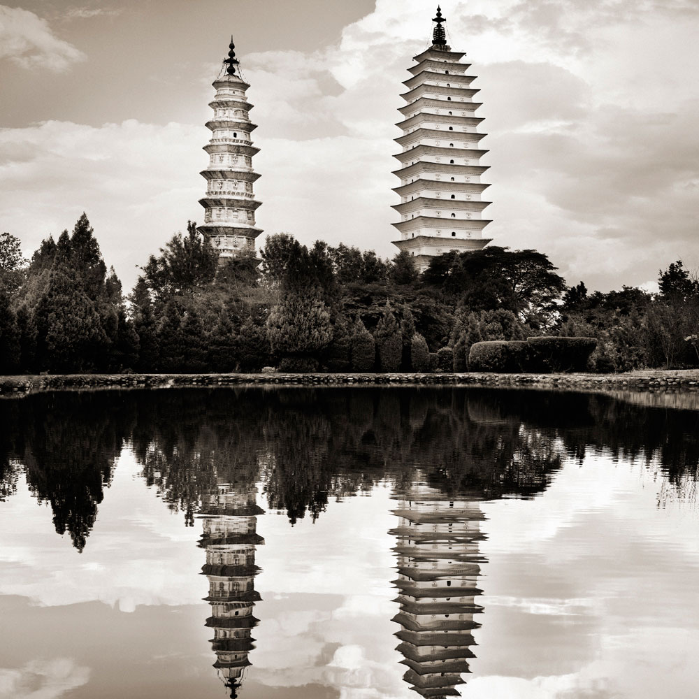 the_land32.jpgThree Pagodas of Chongsheng Temple, Dali, China 